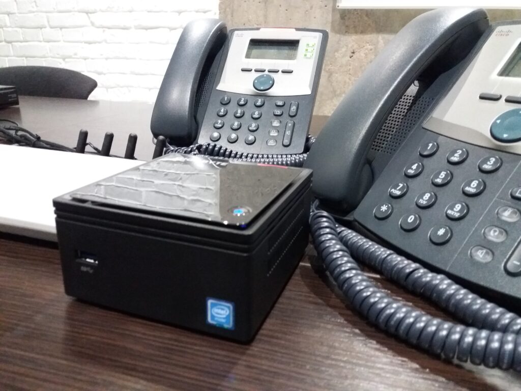 Неттоп в роли PBX, построенной на Asterisk Voice & Telephone Cabling